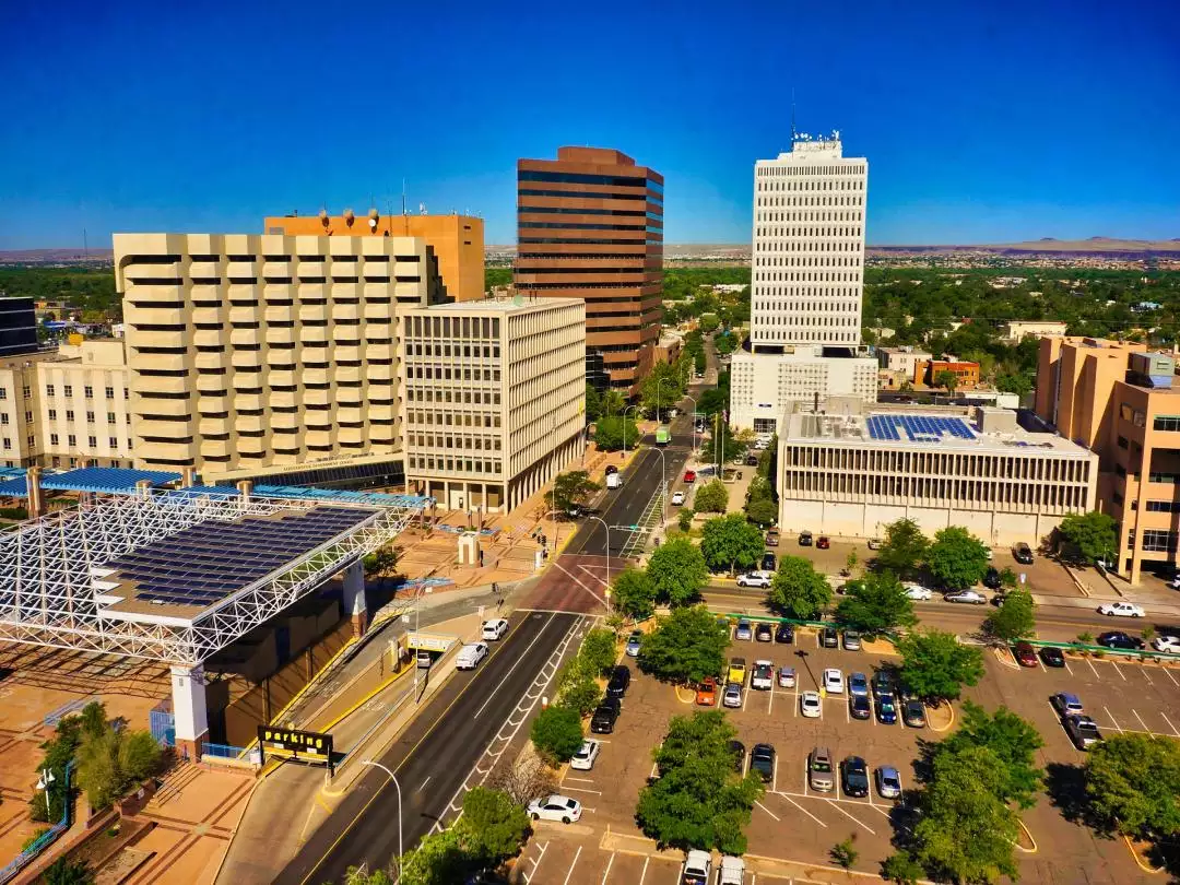 Albuquerque city scape image by El Sun from Pixabay